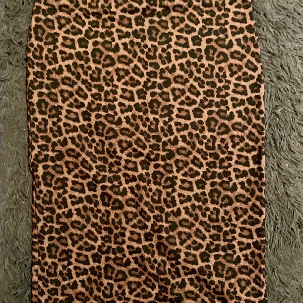 Leopard pencil skirt